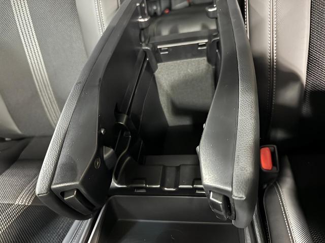 2025 Mazda CX-50 Hybrid Vehicle Photo in Green Bay, WI 54304