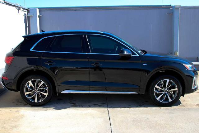 2024 Audi Q5 Vehicle Photo in SUGAR LAND, TX 77478