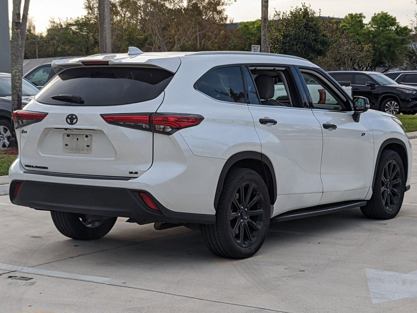 2022 Toyota Highlander Vehicle Photo in Davie, FL 33331