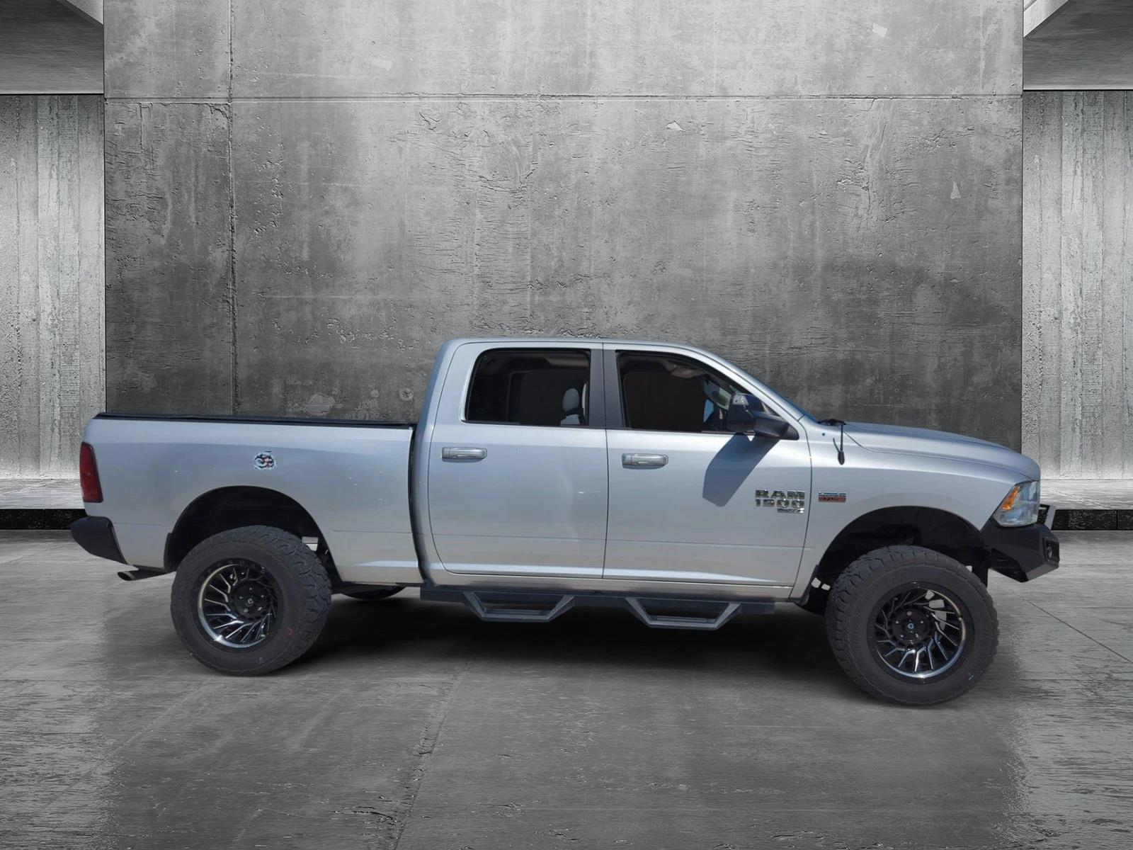 2019 Ram 1500 Classic Vehicle Photo in Pembroke Pines, FL 33027