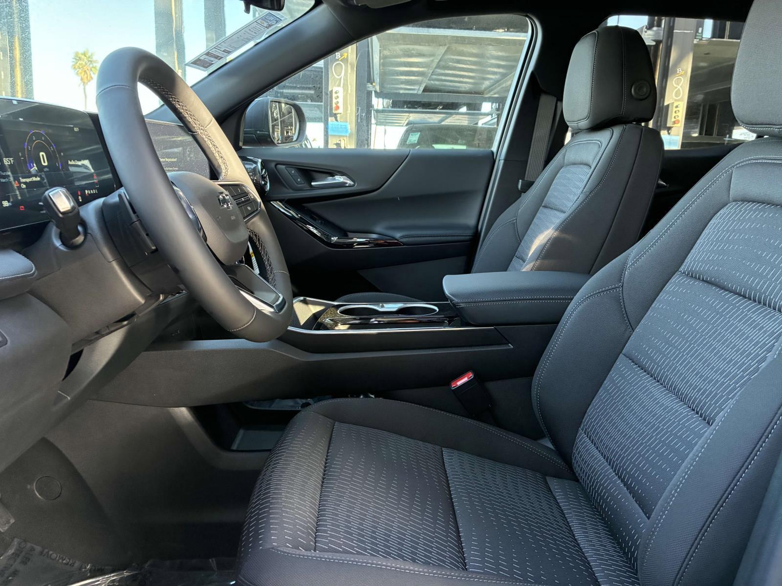 2025 Chevrolet Equinox Vehicle Photo in LOS ANGELES, CA 90007-3794
