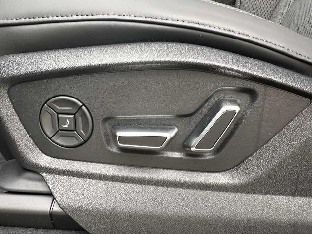 2025 Audi Q7 Vehicle Photo in HOUSTON, TX 77090