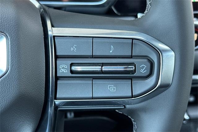 2025 GMC Canyon Vehicle Photo in ELK GROVE, CA 95757-8703