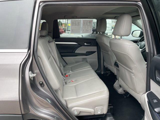 2015 Toyota Highlander Vehicle Photo in MEDINA, OH 44256-9631