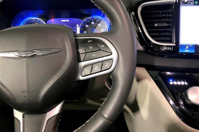 2023 Chrysler Pacifica Vehicle Photo in Kansas City, MO 64114
