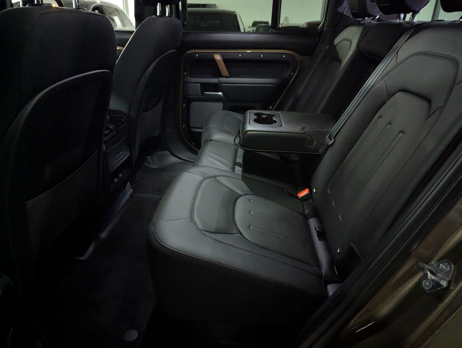 2024 Land Rover Defender Vehicle Photo in Pompano Beach, FL 33064