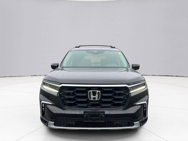 2023 Honda Pilot Vehicle Photo in LEOMINSTER, MA 01453-2952