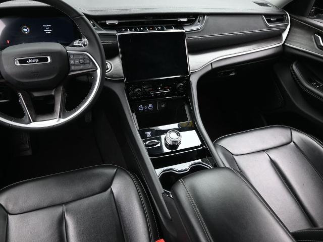 2023 Jeep Grand Cherokee Vehicle Photo in Cedar Rapids, IA 52402