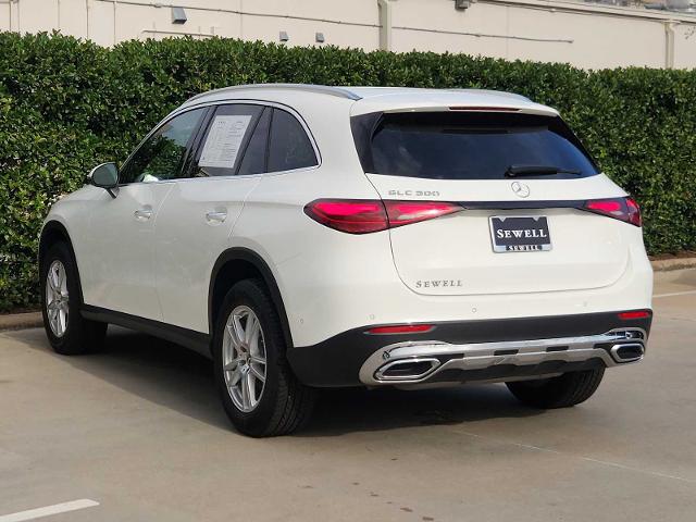 2025 Mercedes-Benz GLC Vehicle Photo in HOUSTON, TX 77079