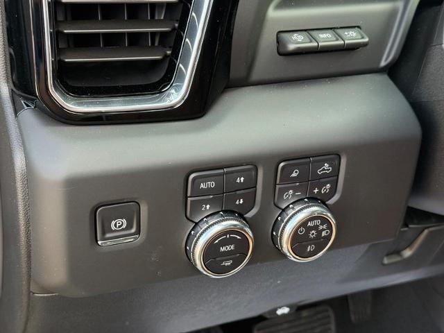 2025 GMC Sierra 2500 HD Vehicle Photo in COLUMBIA, MO 65203-3903