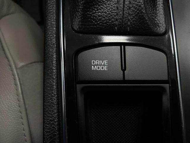 2017 Hyundai SONATA Vehicle Photo in Oshkosh, WI 54904
