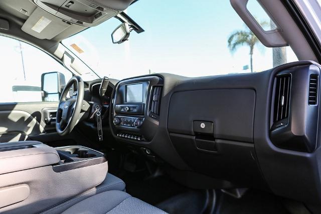 2023 Chevrolet Silverado Chassis Cab Vehicle Photo in VENTURA, CA 93003-8585