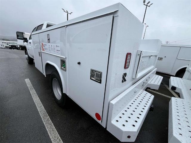 2024 Chevrolet Silverado 3500 HD Chassis Cab Vehicle Photo in ALCOA, TN 37701-3235