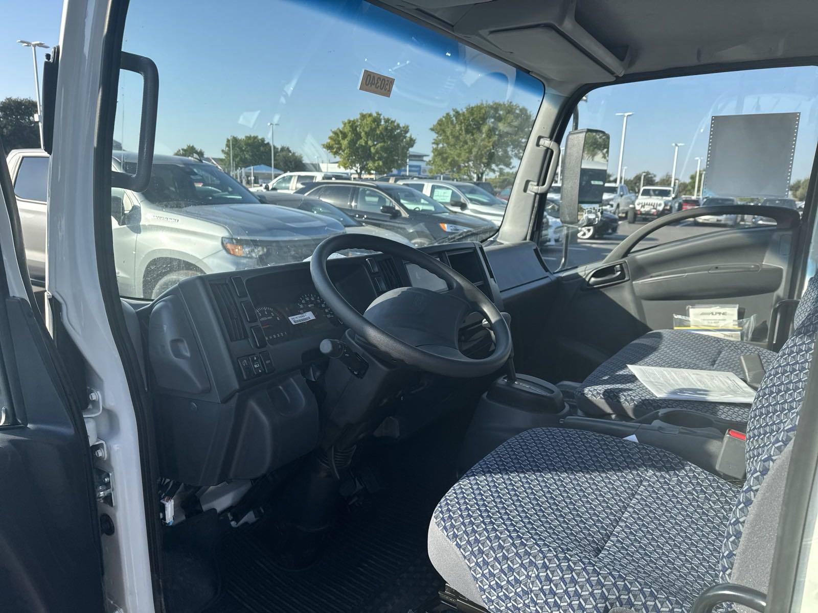 2025 Chevrolet Low Cab Forward 5500 XG Vehicle Photo in GEORGETOWN, TX 78626-7508