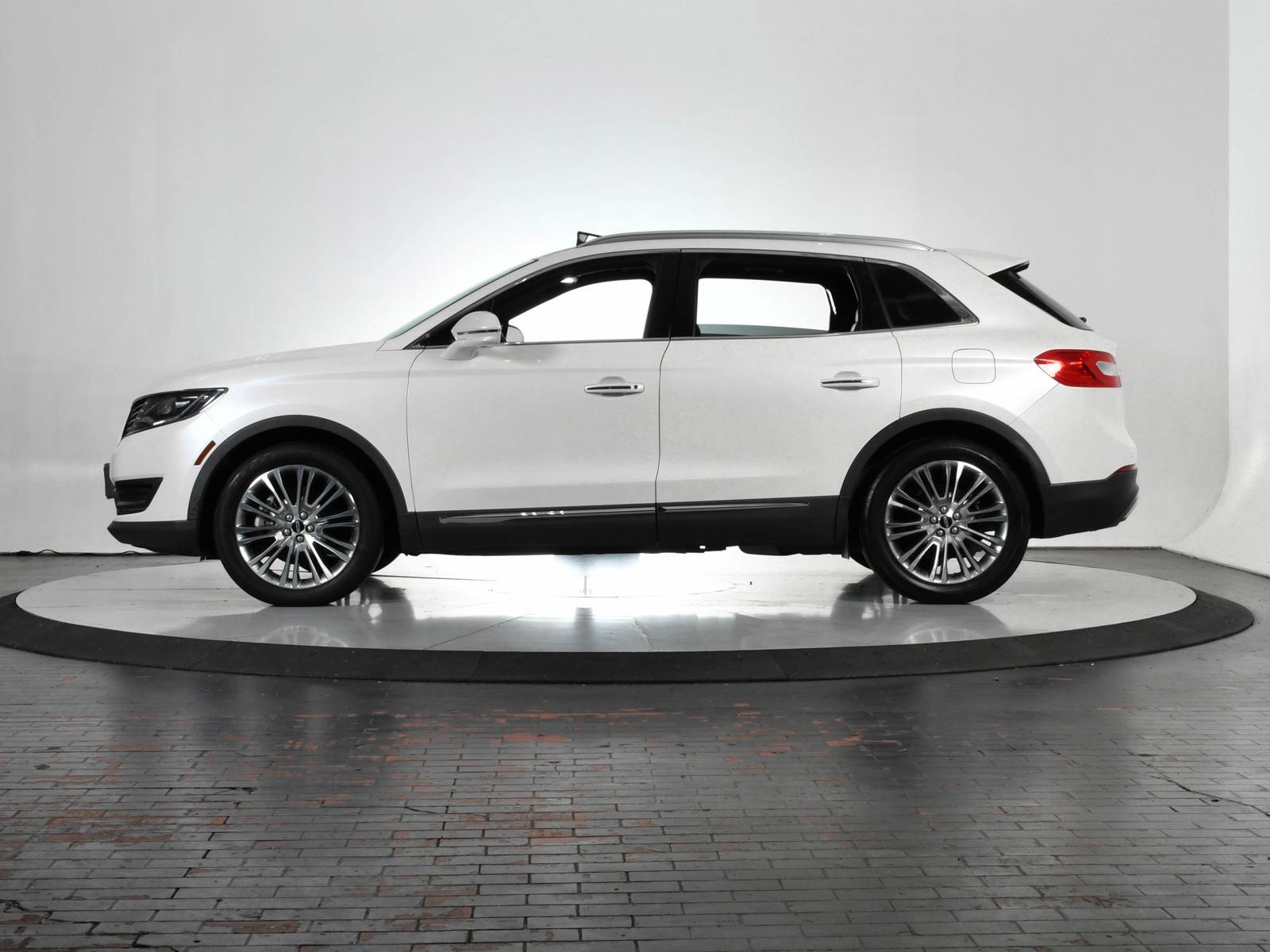 2017 Lincoln MKX Vehicle Photo in DALLAS, TX 75235