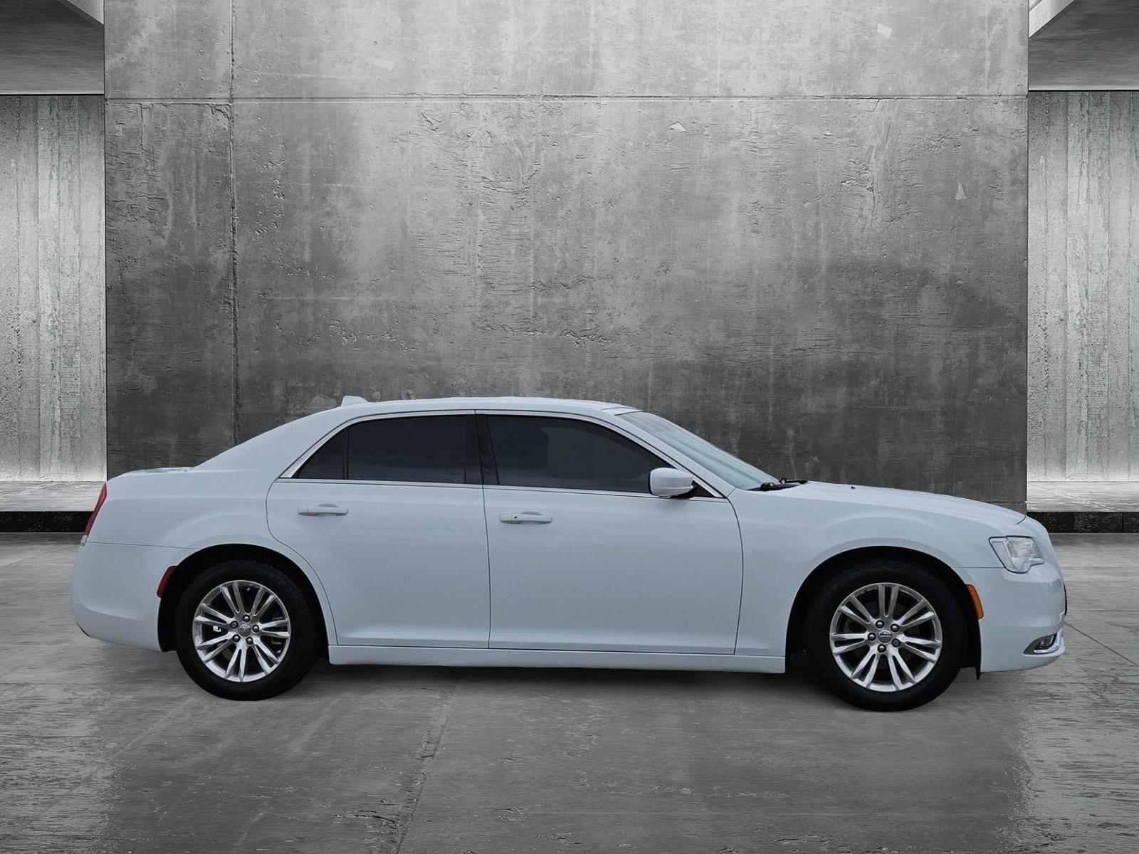 2021 Chrysler 300 Vehicle Photo in CORPUS CHRISTI, TX 78416-1100