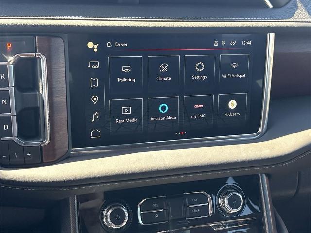 2024 GMC Yukon XL Vehicle Photo in ALBERTVILLE, AL 35950-0246