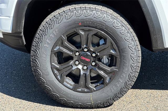 2025 GMC Canyon Vehicle Photo in ELK GROVE, CA 95757-8703