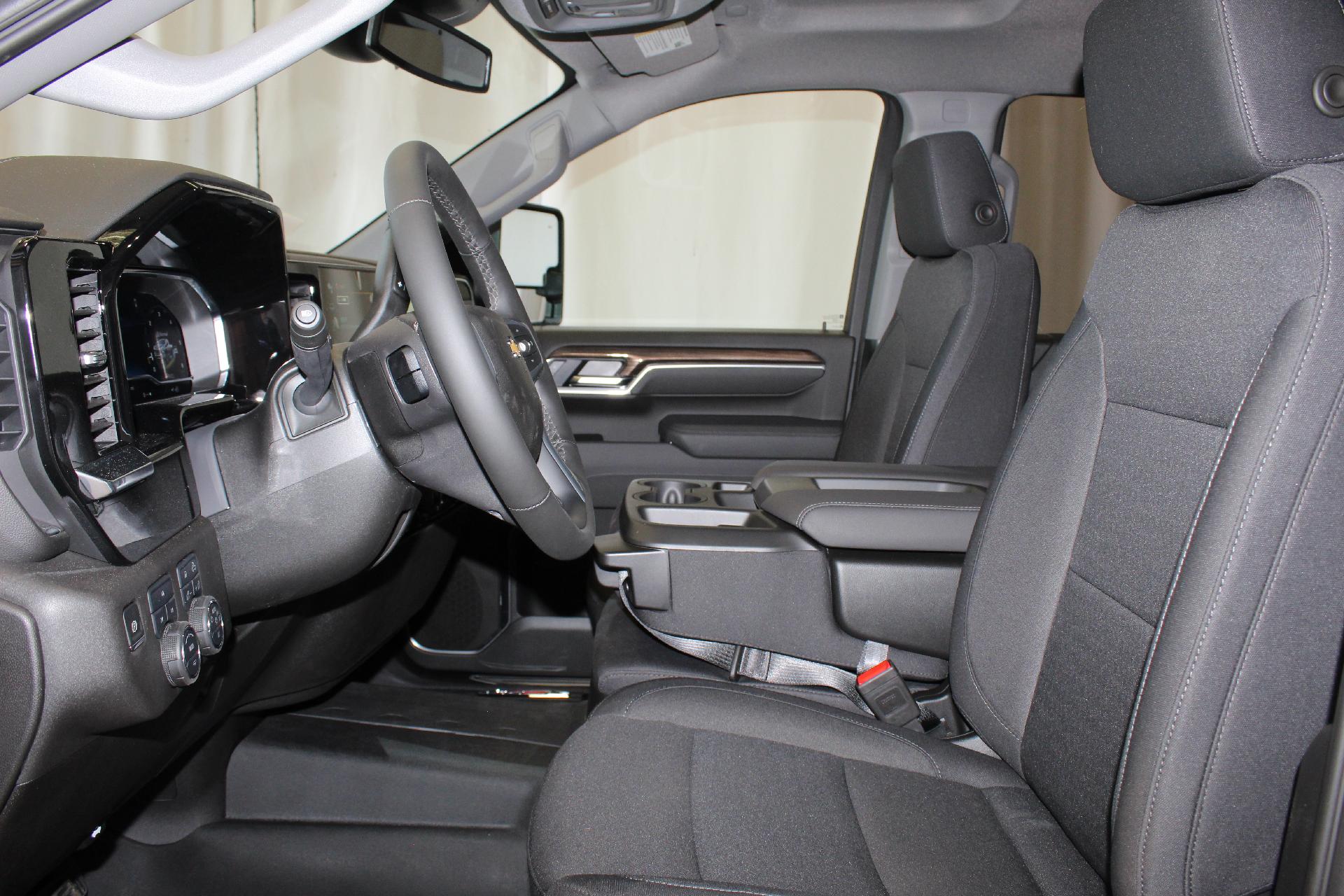 2025 Chevrolet Silverado 2500 HD Vehicle Photo in NORTHAMPTON, MA 01060-1120