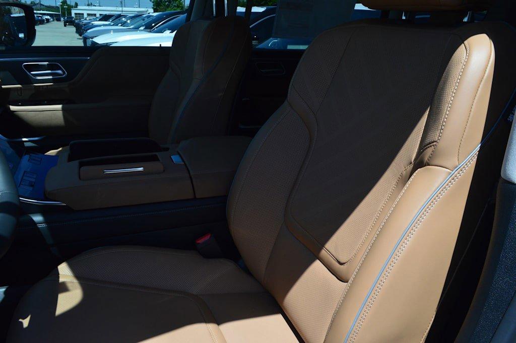 2025 INFINITI QX80 Vehicle Photo in Houston, TX 77090