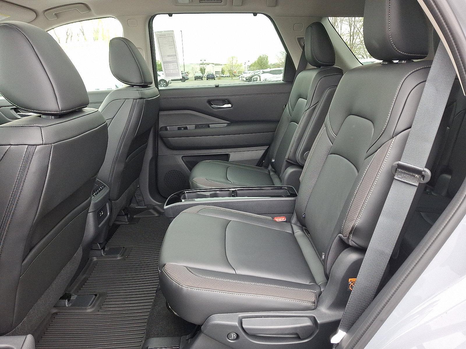 2025 Nissan Pathfinder Vehicle Photo in Mechanicsburg, PA 17050-2306