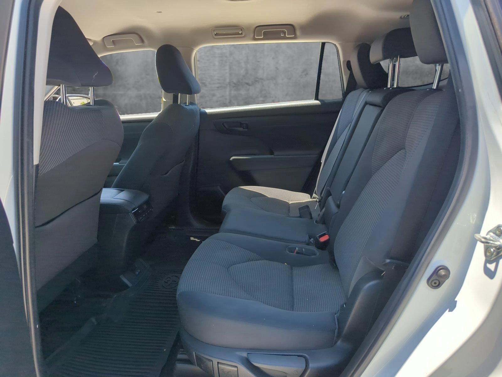 2022 Toyota Highlander Vehicle Photo in Pembroke Pines, FL 33027