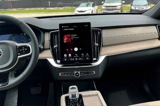 2025 Volvo XC90 Vehicle Photo in Houston, TX 77007