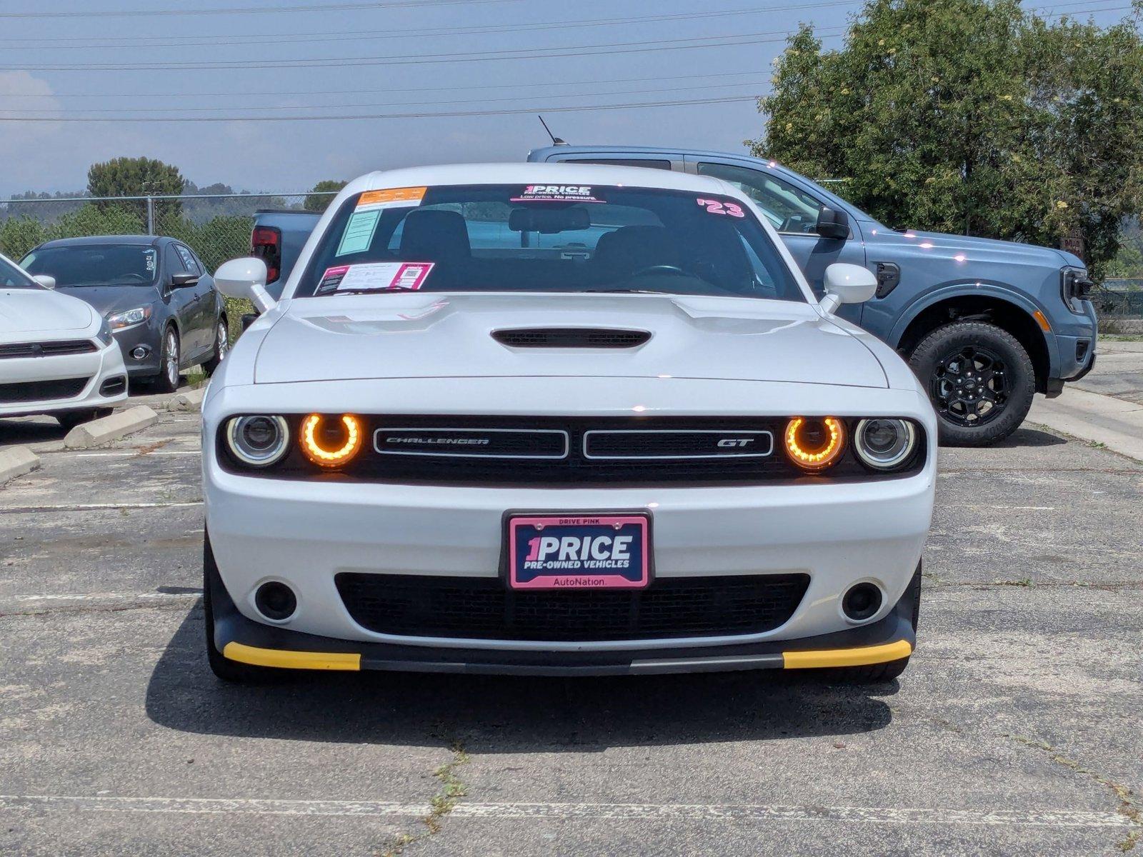 2023 Dodge Challenger Vehicle Photo in Valencia, CA 91355
