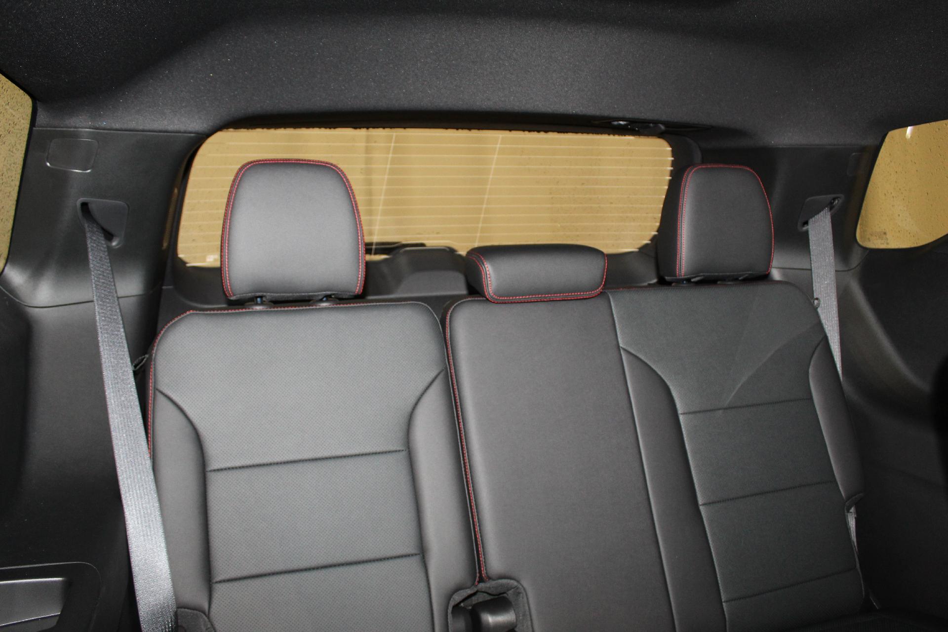 2025 Chevrolet Traverse Vehicle Photo in NORTHAMPTON, MA 01060-1120