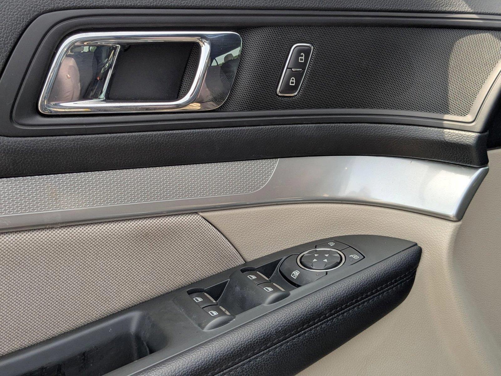 2018 Ford Explorer Vehicle Photo in St. Petersburg, FL 33713
