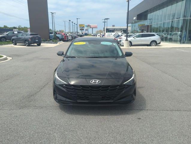 2023 Hyundai ELANTRA Vehicle Photo in Merrillville, IN 46410