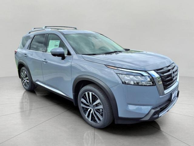2025 Nissan Pathfinder Vehicle Photo in Oshkosh, WI 54904