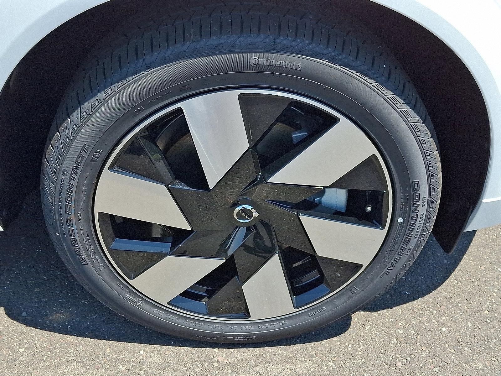 2025 Volvo XC60 Plug-In Hybrid Vehicle Photo in Trevose, PA 19053