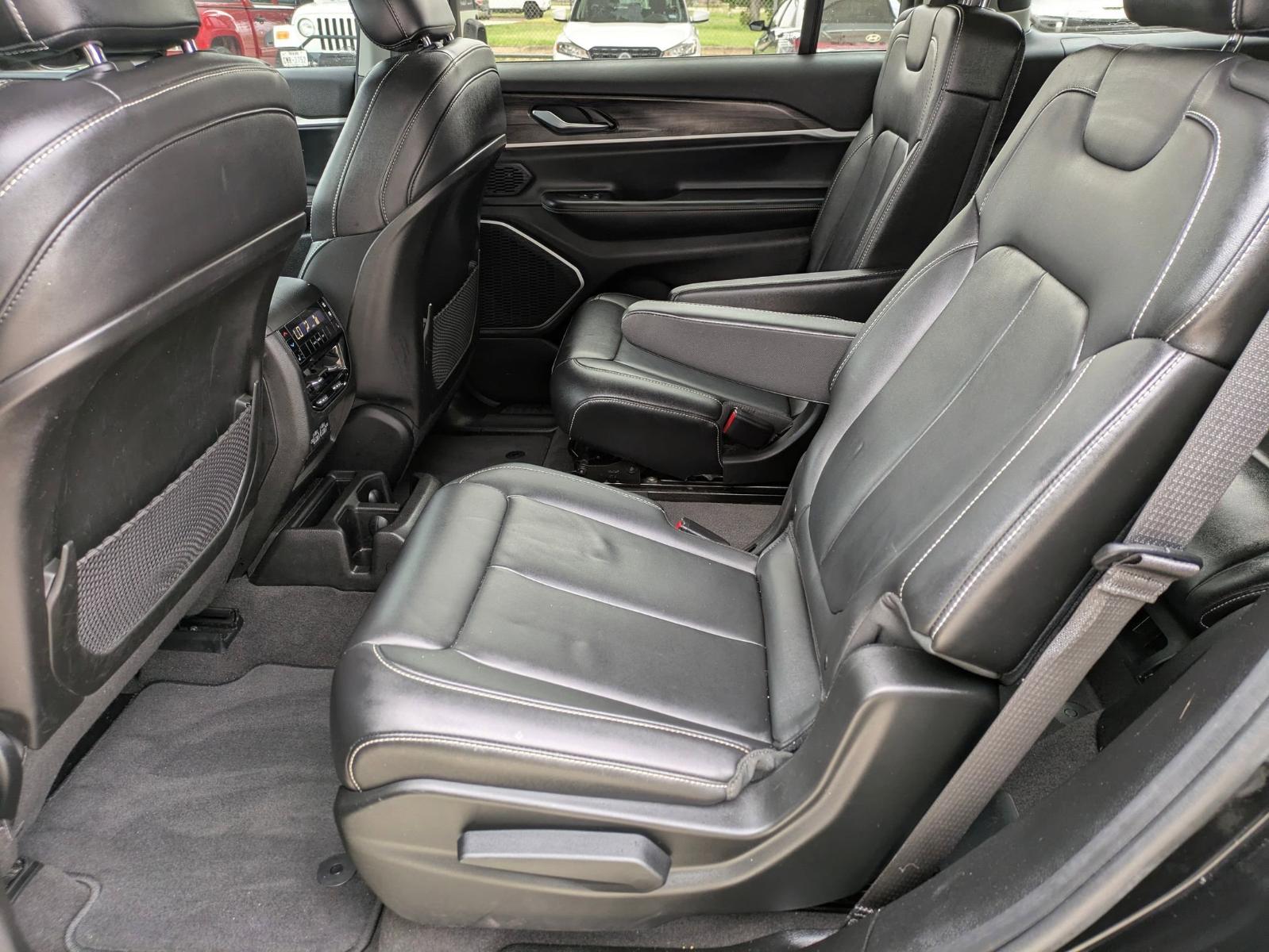 2021 Jeep Grand Cherokee L Vehicle Photo in SELMA, TX 78154-1460