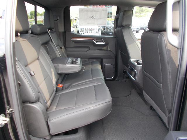 2025 GMC Sierra 1500 Vehicle Photo in LOWELL, MA 01852-4336