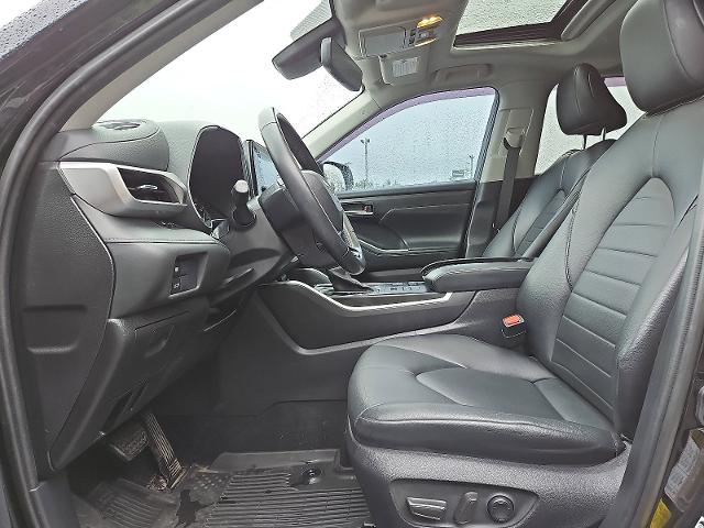 2021 Toyota Highlander Vehicle Photo in TREVOSE, PA 19053-4984
