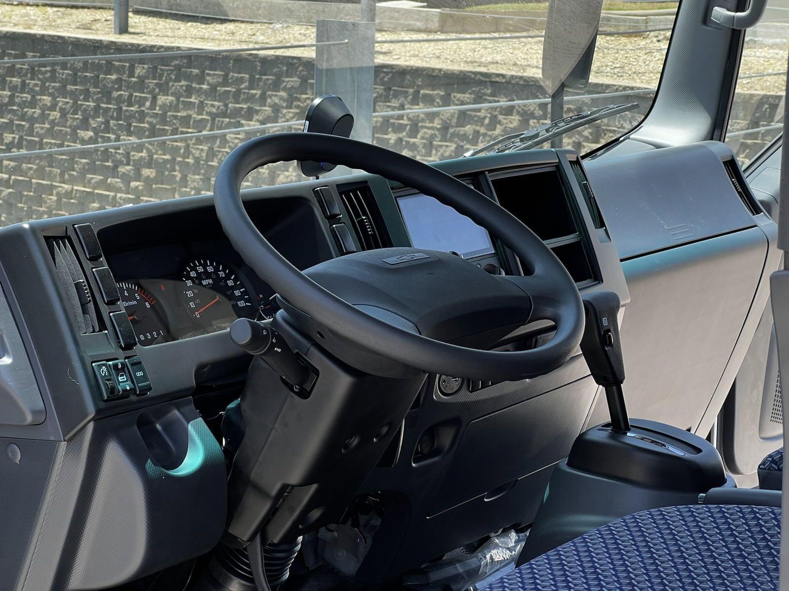 2025 Chevrolet Low Cab Forward 5500 XG Vehicle Photo in GEORGETOWN, TX 78626-7508