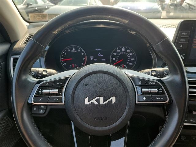 2023 Kia Seltos Vehicle Photo in New Bloomfield, PA 17068