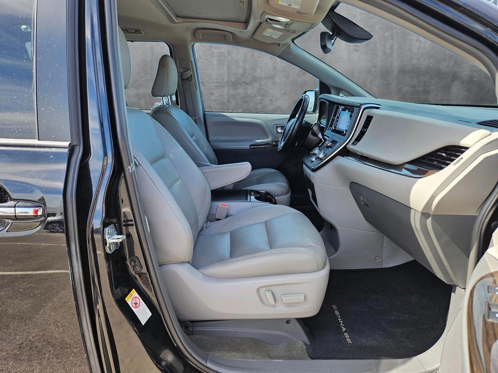 2019 Toyota Sienna Vehicle Photo in Austin, TX 78728