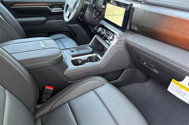 2025 GMC Sierra 2500 HD Vehicle Photo in ELK GROVE, CA 95757-8703