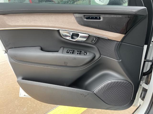 2025 Volvo XC90 Vehicle Photo in Grapevine, TX 76051