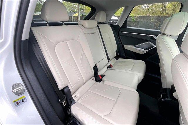 2024 Audi Q3 Vehicle Photo in INDEPENDENCE, MO 64055-1314