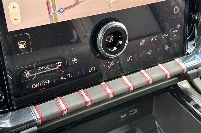 2025 GMC Yukon XL Vehicle Photo in ELK GROVE, CA 95757-8703
