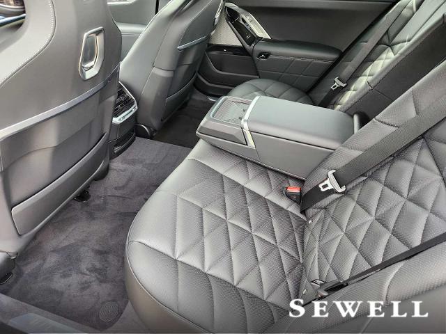2025 BMW 740i xDrive Vehicle Photo in PLANO, TX 75024