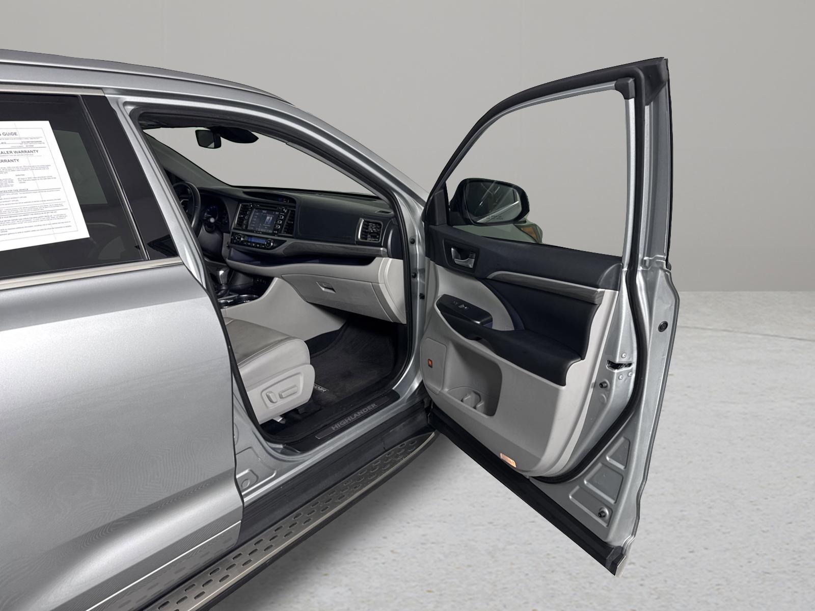 2019 Toyota Highlander Vehicle Photo in GEORGETOWN, TX 78626-7508