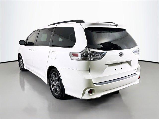2018 Toyota Sienna Vehicle Photo in PUYALLUP, WA 98371-4149