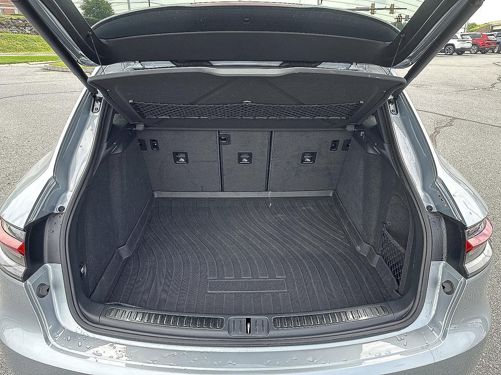 2020 Porsche Macan Vehicle Photo in Lancaster, PA 17601