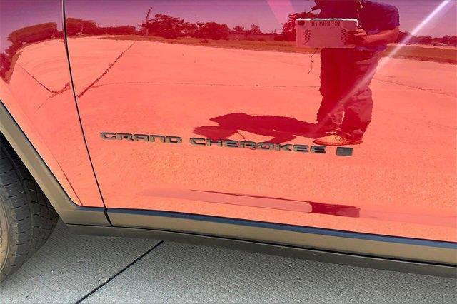 2023 Jeep Grand Cherokee Vehicle Photo in TOPEKA, KS 66609-0000