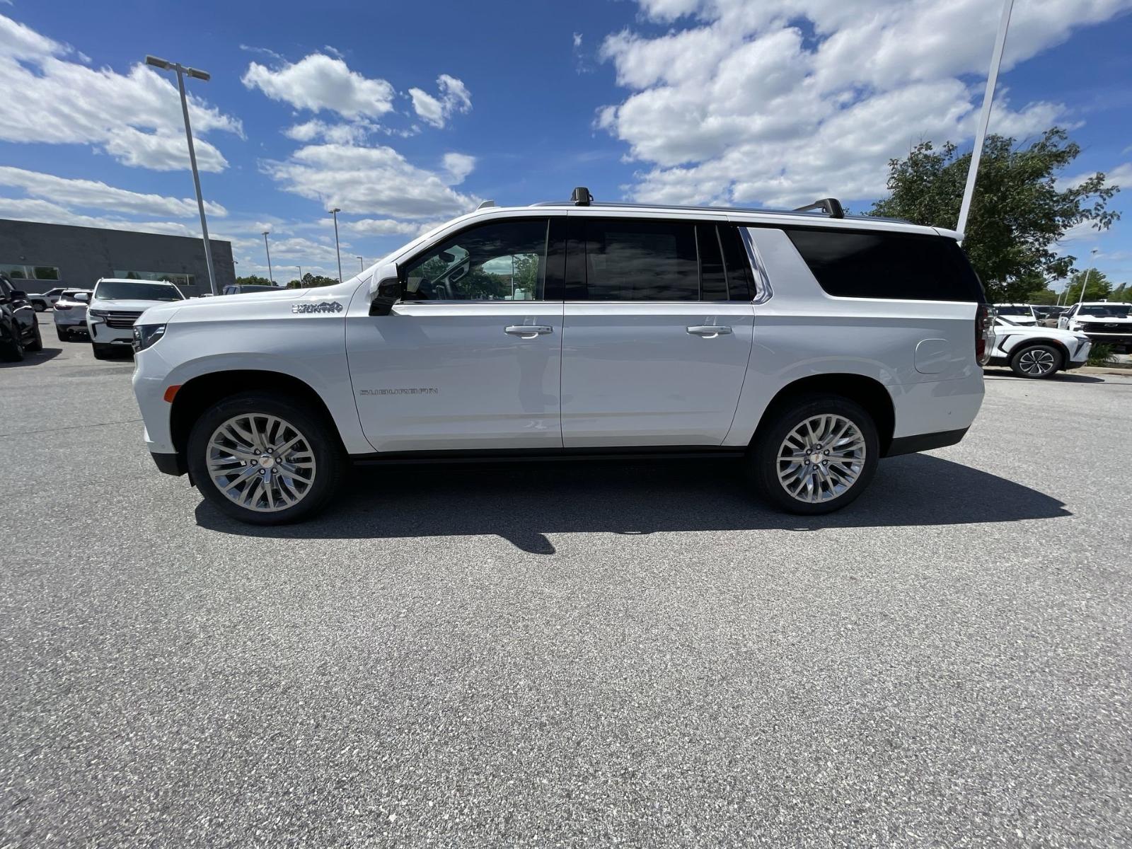 2024 Chevrolet Suburban Vehicle Photo in BENTONVILLE, AR 72712-4322