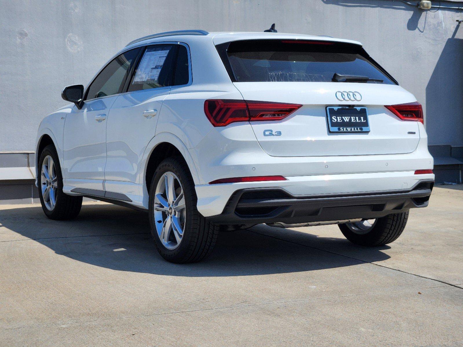 2024 Audi Q3 Vehicle Photo in SUGAR LAND, TX 77478